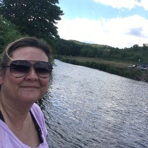 Meet your Posher, Frances